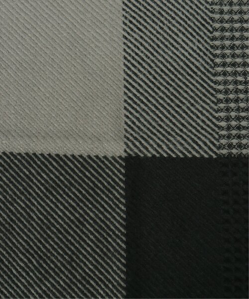 ikka（イッカ）の「【抗菌防臭】編地切り替えワイドマフラー（マフラー・メンズ・モカ/ブラック・FREE）」の11枚目の写真