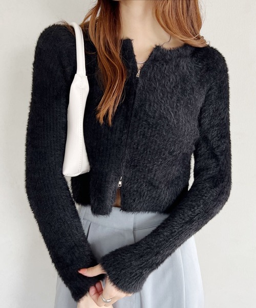 United store(ユナイテッドストア)の「シャギージップニットトップ(ニット/セーター・レディース・ブラック/グレイッシュベージュ/ホワイト・FREE)」の3枚目の写真