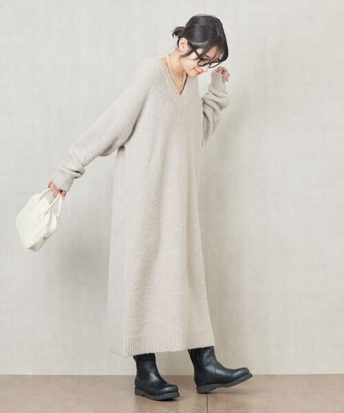 FREAK'S STORE(フリークスストア)の「限定展開 ミニブークレ Vネック ニットワンピース(ワンピース・レディース・ナチュラル/イエロー/ブラウン/ブラック・フリ-)」の8枚目の写真