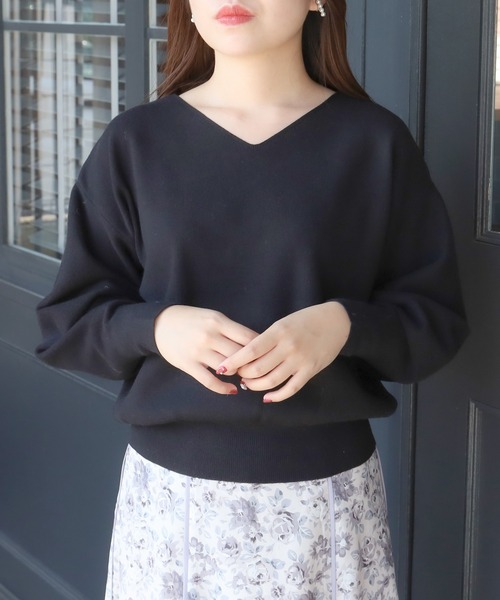 ASTORIA ODIER（アストリアオディール）の「総針Vネックニット（ニット/セーター・レディース・ホワイト/ダークグリーン/ブラック/モカ/ライトグレー・MEDIUM/LARGE）」の3枚目の写真