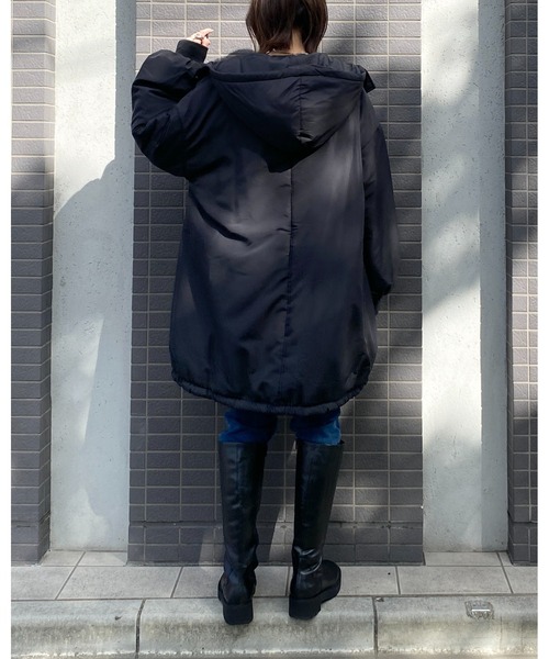 スタンドカラーフード付き 中綿ダウン モンスターコート She's Closet（シーズクローゼット）の「スタンドカラーフード