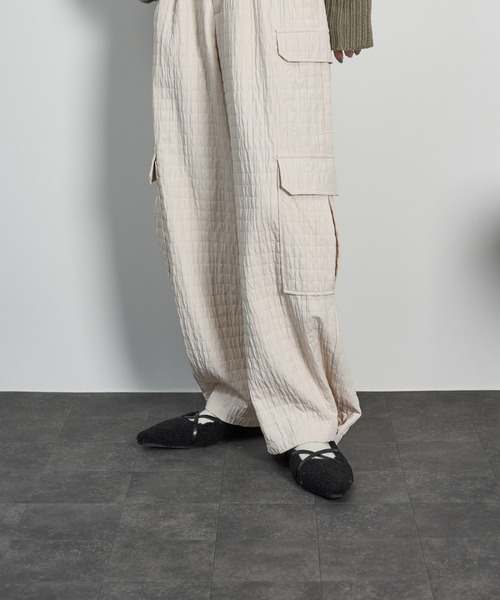 THE YOn(ザヨン)の「クロスストラップボアパンプス(パンプス・レディース・アイボリー/ブラック/ベージュ・38/39/37)」の22枚目の写真