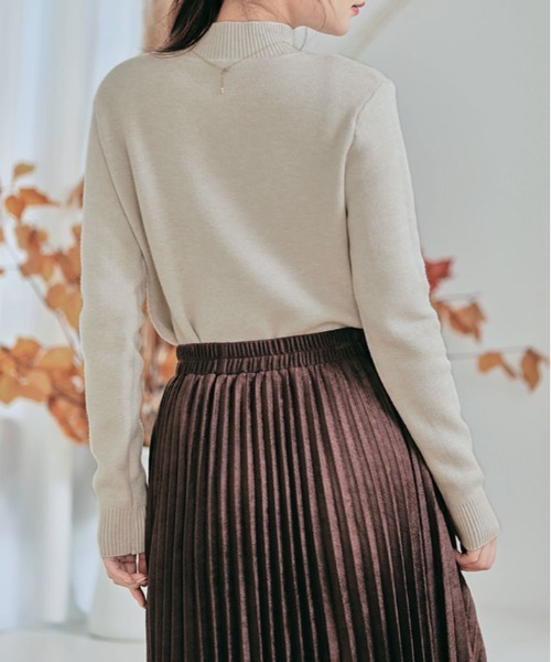 kirakiraShop(キラキラショップ)の「裏起毛 ハイネック ニット トップス(ニット/セーター・レディース・ベージュ/ブラック/ブラウン/アイボリー/オレンジ/ホワイト・S-M/M-L)」の7枚目の写真