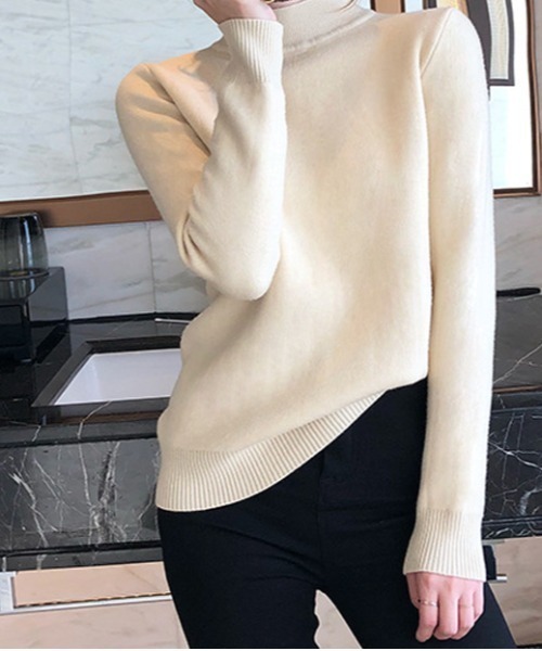 kirakiraShop(キラキラショップ)の「裏起毛 ハイネック ニット トップス(ニット/セーター・レディース・ベージュ/ブラック/ブラウン/アイボリー/オレンジ/ホワイト・S-M/M-L)」の10枚目の写真