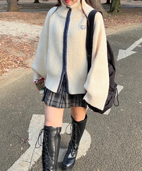 nemne store(ネンネストア)の「【低身長サイズあり】ブークレダブルジッププルオーバー(ニット/セーター・レディース・ネイビー/アイボリー/ボルドー・SMALL/MEDIUM)」の4枚目の写真