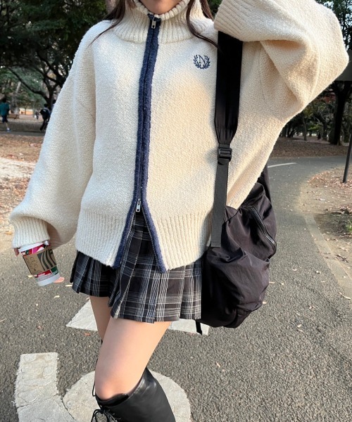 nemne store(ネンネストア)の「【低身長サイズあり】ブークレダブルジッププルオーバー(ニット/セーター・レディース・ネイビー/アイボリー/ボルドー・SMALL/MEDIUM)」の5枚目の写真