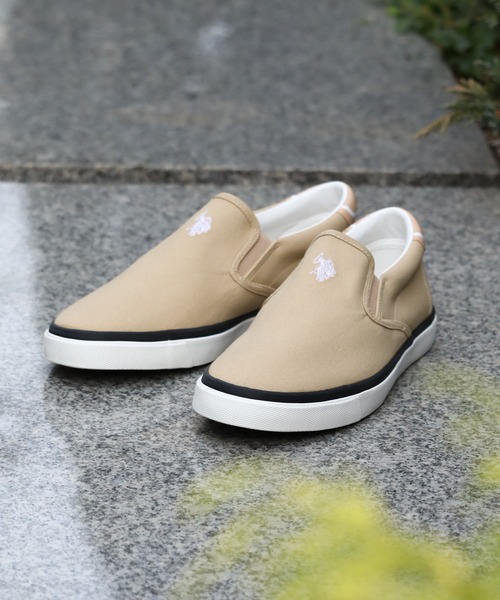 U.S. POLO ASSN.（ユーエスポロアッスン）の「【U.S. POLO ASSN./ユーエスポロアッスン】ワンポイント ダブルホースマン刺繍 キャンバス スリッポン（スリッポン・レディース・ホワイト/ベージュ/ブラック・25.5cm/27.0cm/24.5cm/23.5cm/22.5cm/26.5cm/23.0cm/26.0cm/25.0cm/24.0cm）」の4枚目の写真