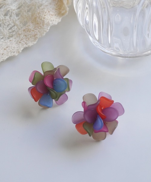 Port(ポート)の「【 Jelly moo / ジェリームー 】 フラワー モチーフ ピアス(ピアス(両耳用)・レディース・ピンク/イエロー/ブルー/アイボリー/マルチ/オレンジ・FREE)」の12枚目の写真