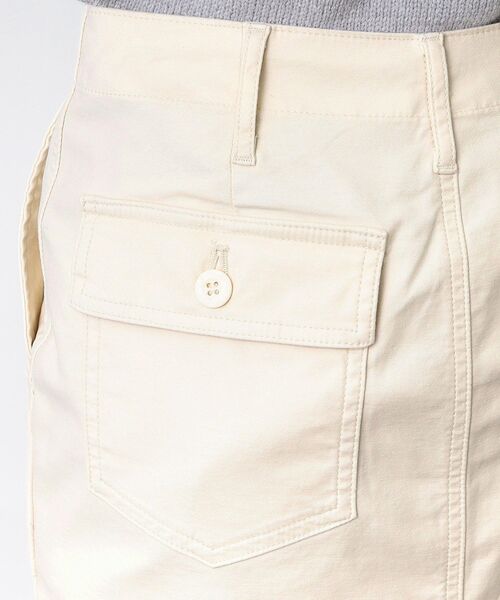 OPAQUE.CLIP(オペークドットクリップ)の「ストレッチベイカースカート/オーガニックコットン混【洗濯機洗い可/ストレッチ】(スカート・レディース・オフホワイト/ブラック/カーキ・40/38/42/36/34)」の6枚目の写真