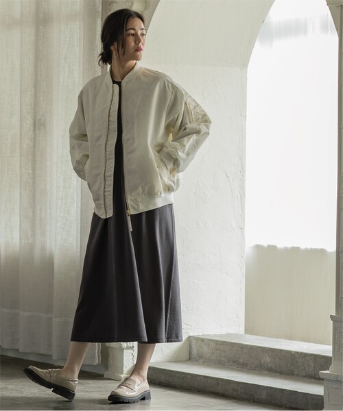 OPAQUE.CLIP（オペークドットクリップ）の「◆≪ヒルナンデス！で紹介≫ オーバーシルエットMA-1【洗濯機洗い可】（ブルゾン・レディース・チャコールグレー/ホワイト・38/40）」の8枚目の写真