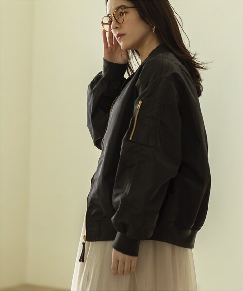 OPAQUE.CLIP（オペークドットクリップ）の「◆≪ヒルナンデス！で紹介≫ オーバーシルエットMA-1【洗濯機洗い可】（ブルゾン・レディース・チャコールグレー/ホワイト・38/40）」の11枚目の写真