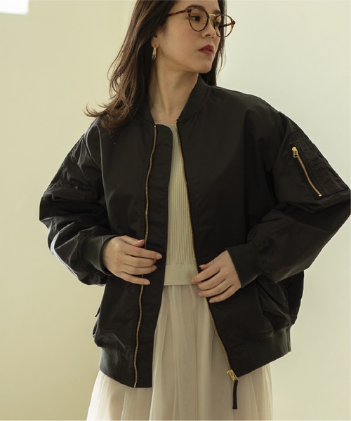 OPAQUE.CLIP（オペークドットクリップ）の「◆≪ヒルナンデス！で紹介≫ オーバーシルエットMA-1【洗濯機洗い可】（ブルゾン・レディース・チャコールグレー/ホワイト・38/40）」の2枚目の写真