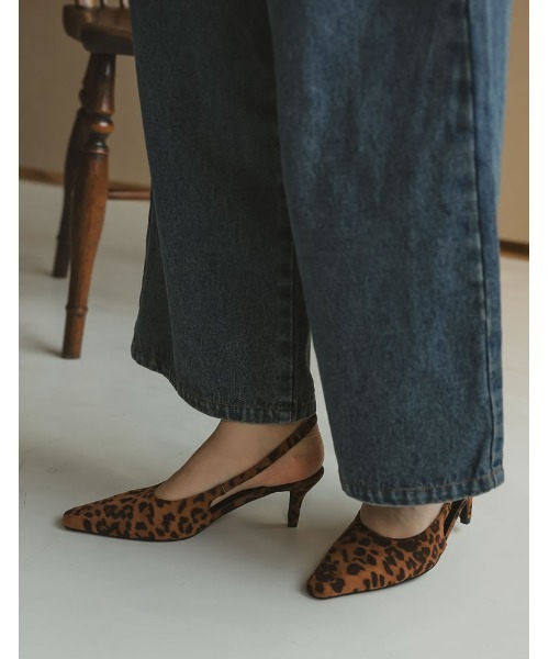 Re:EDIT（リエディ）の「[神山まりあさん着用][2024AW SHOES COLLECTION][販売数1千足突破！][大きいサイズ有]バックストラップスクエアトゥミュールパンプス（パンプス・レディース・ゴールド/シルバー/ドット/ホワイト/ブラック/ボルドー/キャメル/レオパード・LARGE/X-LARGE/MEDIUM/SMALL/XX-LARGE）」の7枚目の写真