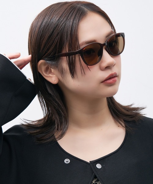 Zoff（ゾフ）の「【Web限定】ウェリントン型 サングラス｜軽量｜偏光レンズ｜Zoff（サングラス・レディース・ブラウン/ブラック・FREE）」の14枚目の写真