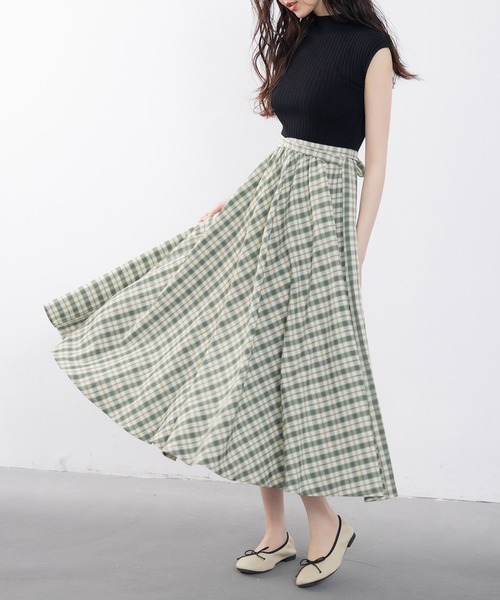 ニットトップスとチェック柄スカートのドッキングワンピース