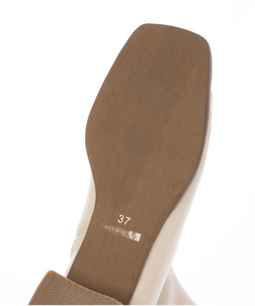 enchanted(エンチャンテッド)の「スクエアカバードサンダル(サンダル・レディース・アイボリー/ブラック・39/38/37/36/35)」の5枚目の写真