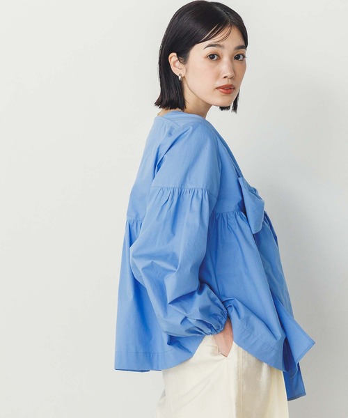 Gready Brilliant(グレディブリリアン)の「CリボンVネックパフブラウス(シャツ/ブラウス・レディース・オフホワイト/ブルー・38)」の9枚目の写真