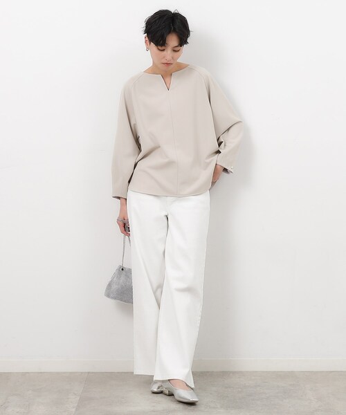 OPAQUE.CLIP（オペークドットクリップ）の「◆UV 袖口パール調ボタンキーネックジャージ【洗濯機洗い可】（Tシャツ/カットソー・レディース・ライトグレー/ホワイト/ブラック/ライトブルー・36/42/38/40）」の6枚目の写真