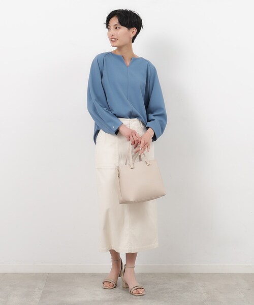 OPAQUE.CLIP（オペークドットクリップ）の「◆UV 袖口パール調ボタンキーネックジャージ【洗濯機洗い可】（Tシャツ/カットソー・レディース・ライトグレー/ホワイト/ブラック/ライトブルー・36/42/38/40）」の15枚目の写真