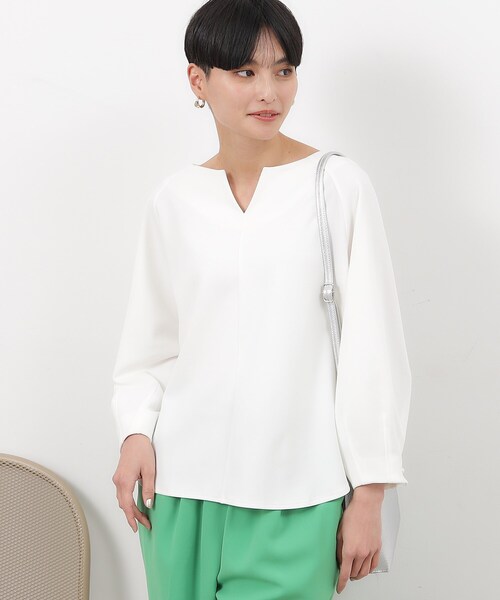 OPAQUE.CLIP（オペークドットクリップ）の「◆UV 袖口パール調ボタンキーネックジャージ【洗濯機洗い可】（Tシャツ/カットソー・レディース・ライトグレー/ホワイト/ブラック/ライトブルー・36/42/38/40）」の17枚目の写真