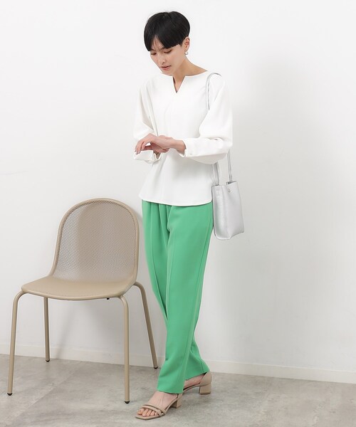 OPAQUE.CLIP（オペークドットクリップ）の「◆UV 袖口パール調ボタンキーネックジャージ【洗濯機洗い可】（Tシャツ/カットソー・レディース・ライトグレー/ホワイト/ブラック/ライトブルー・36/42/38/40）」の19枚目の写真