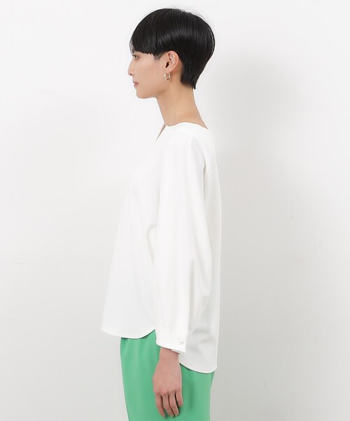 OPAQUE.CLIP（オペークドットクリップ）の「◆UV 袖口パール調ボタンキーネックジャージ【洗濯機洗い可】（Tシャツ/カットソー・レディース・ライトグレー/ホワイト/ブラック/ライトブルー・36/42/38/40）」の22枚目の写真