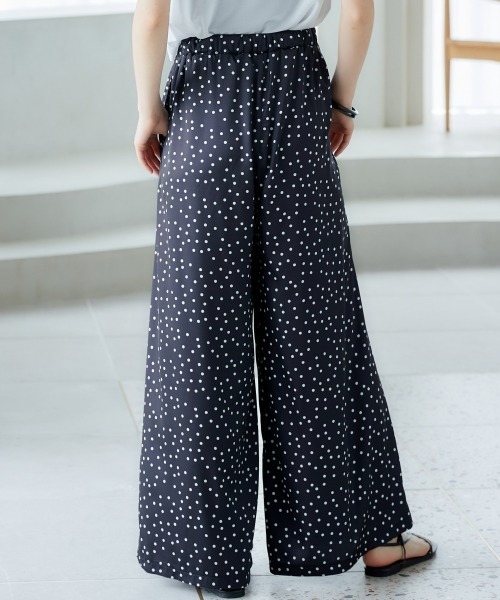 miclat(ミクラ)の「大きいサイズ ドット柄パンツ miclat(その他パンツ・レディース・ベージュ系/ブラック系・L/5L/4L/3L/LL)」の22枚目の写真