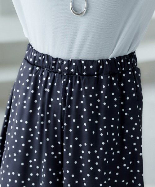 miclat(ミクラ)の「大きいサイズ ドット柄パンツ miclat(その他パンツ・レディース・ベージュ系/ブラック系・L/5L/4L/3L/LL)」の15枚目の写真