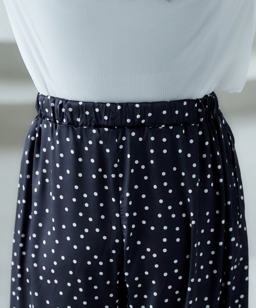 miclat(ミクラ)の「大きいサイズ ドット柄パンツ miclat(その他パンツ・レディース・ベージュ系/ブラック系・L/5L/4L/3L/LL)」の16枚目の写真