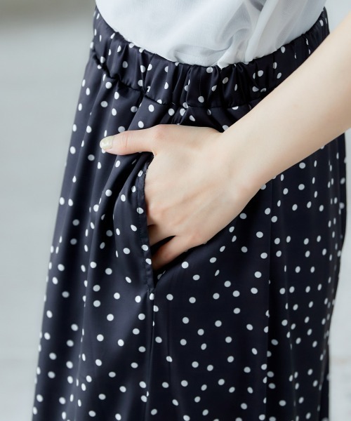 miclat(ミクラ)の「大きいサイズ ドット柄パンツ miclat(その他パンツ・レディース・ベージュ系/ブラック系・L/5L/4L/3L/LL)」の17枚目の写真