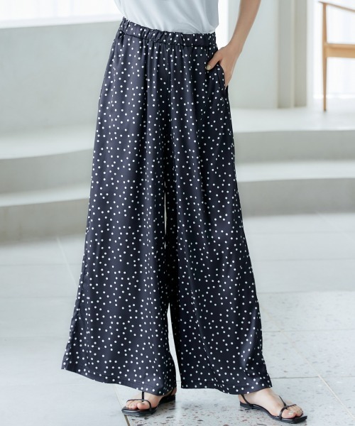 miclat(ミクラ)の「大きいサイズ ドット柄パンツ miclat(その他パンツ・レディース・ベージュ系/ブラック系・L/5L/4L/3L/LL)」の4枚目の写真