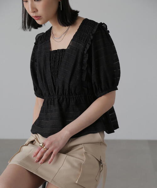 FREE'S MART（フリーズマート）の「◆肩フリルシャーリングペプラムブラウス（シャツ/ブラウス・レディース・ブラック/ホワイト/イエロー・FREE）」の5枚目の写真