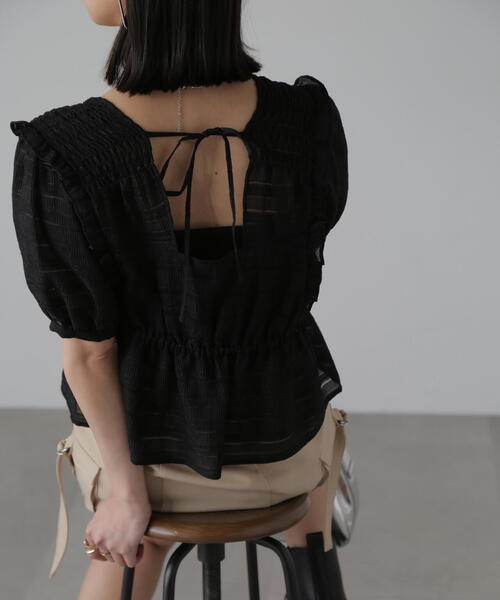 FREE'S MART（フリーズマート）の「◆肩フリルシャーリングペプラムブラウス（シャツ/ブラウス・レディース・ブラック/ホワイト/イエロー・FREE）」の7枚目の写真