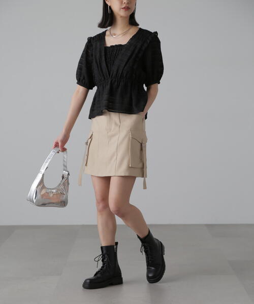 FREE'S MART（フリーズマート）の「◆肩フリルシャーリングペプラムブラウス（シャツ/ブラウス・レディース・ブラック/ホワイト/イエロー・FREE）」の11枚目の写真