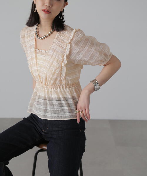 FREE'S MART（フリーズマート）の「◆肩フリルシャーリングペプラムブラウス（シャツ/ブラウス・レディース・ブラック/ホワイト/イエロー・FREE）」の19枚目の写真