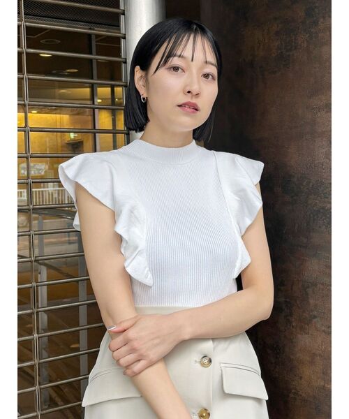 MURUA（ムルーア）の「2WAYラッフルリブニット（ニット/セーター・レディース・ホワイト/ブラック/ブルー・FREE）」の4枚目の写真