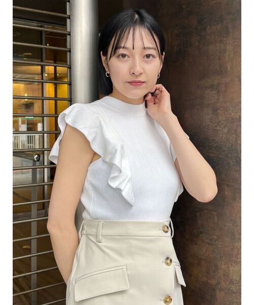 MURUA（ムルーア）の「2WAYラッフルリブニット（ニット/セーター・レディース・ホワイト/ブラック/ブルー・FREE）」の18枚目の写真