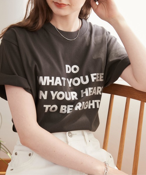 ANGIE(アンジー)の「メッセージ ロゴ プリント Tシャツ(半袖)(Tシャツ/カットソー・レディース・ネイビー/イエロー/スミクロ/グリーン/レッド/ホワイト/ライトベージュ/ホワイト×シルバー/ホワイト×ゴールド/ブラック×ゴールド/ブラック系その他・SMALL/MEDIUM/LARGE)」の21枚目の写真