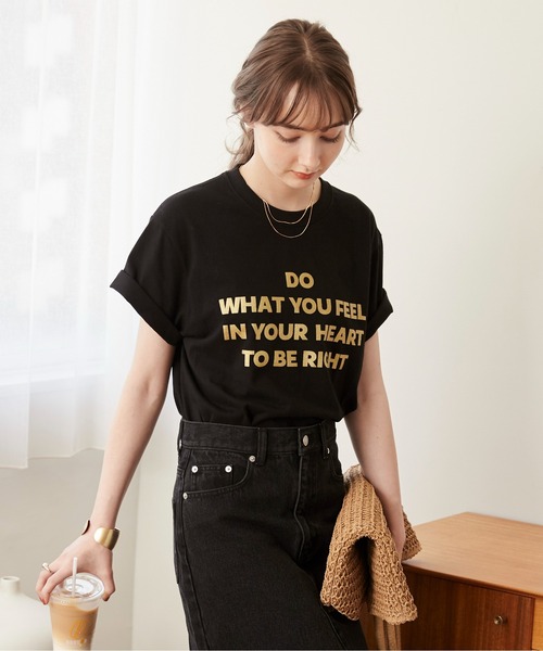 ANGIE(アンジー)の「メッセージ ロゴ プリント Tシャツ(半袖)(Tシャツ/カットソー・レディース・ネイビー/イエロー/スミクロ/グリーン/レッド/ホワイト/ライトベージュ/ホワイト×シルバー/ホワイト×ゴールド/ブラック×ゴールド/ブラック系その他・SMALL/MEDIUM/LARGE)」の13枚目の写真