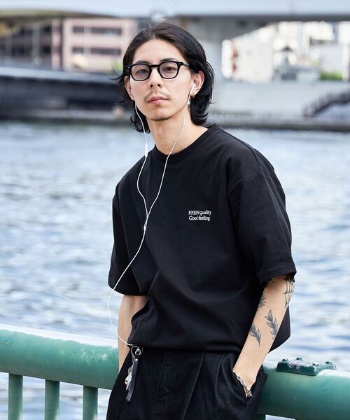 FFEIN(フェイン)の「*新色追加【FFEIN(フェイン)】ワンポイントロゴ刺繍 / Tシャツ クルーネック 半袖(Tシャツ/カットソー・メンズ・ブラック/ネイビー/アッシュグレー/ホワイト/ブラウン/レッド・LARGE/MEDIUM/SMALL)」の9枚目の写真