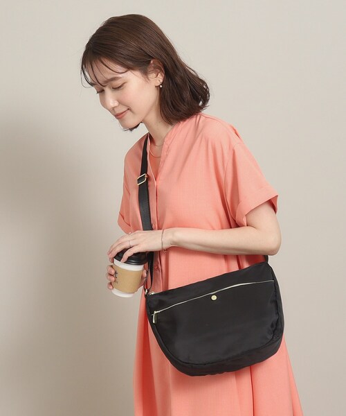 ITS'DEMO（イッツデモ）の「◆【軽量】撥水加工生地 釦ショルダー（ショルダーバッグ・レディース・ベージュ/ボルドー/ブラック/ネイビー・00）」の16枚目の写真