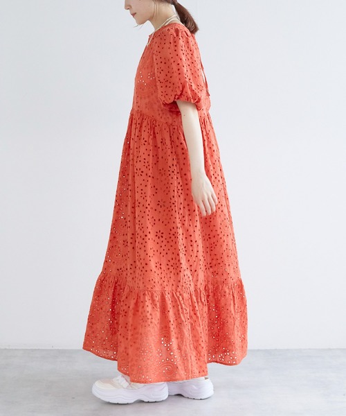 w closet(ダブルクローゼット)の「刺しゅうバックオープンワンピース(ワンピース・レディース・ブラック/ブルー/オフホワイト/オレンジ・FREE)」の17枚目の写真