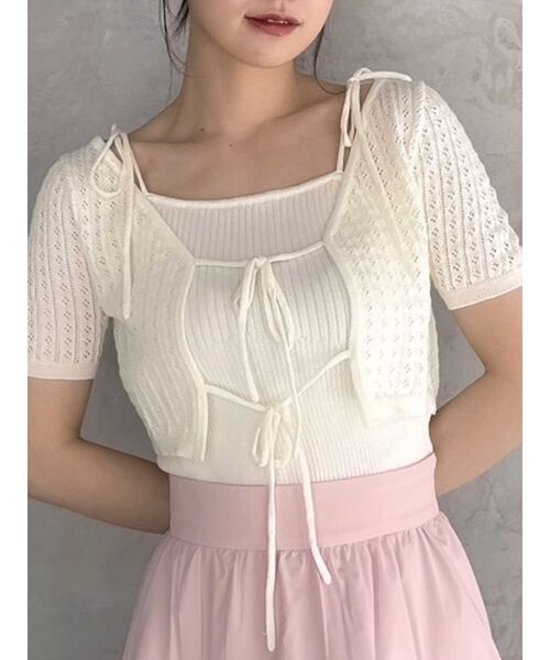 dazzlin(ダズリン)の「フロントリボンクロシェニットSET(ニット/セーター・レディース・レッド/オフホワイト/ライトグレー/チャコールグレー・FREE)」の1枚目の写真