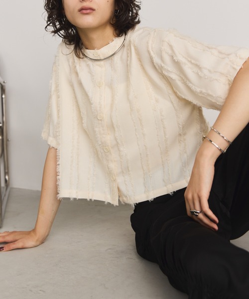 Aunt Marie's（アントマリーズ）の「フリンジストライプクロップドシャツ /SET UP対応（シャツ/ブラウス・レディース・ブラック/アイボリー・FREE）」の3枚目の写真
