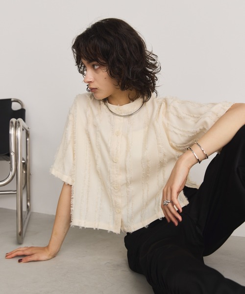 Aunt Marie's（アントマリーズ）の「フリンジストライプクロップドシャツ /SET UP対応（シャツ/ブラウス・レディース・ブラック/アイボリー・FREE）」の4枚目の写真