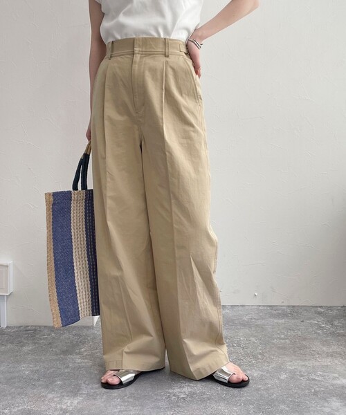 fredy emue（フレディエミュ）の「チノタックパンツ（チノパンツ・レディース・ベージュ/ブラック/カーキ・38/36）」の3枚目の写真