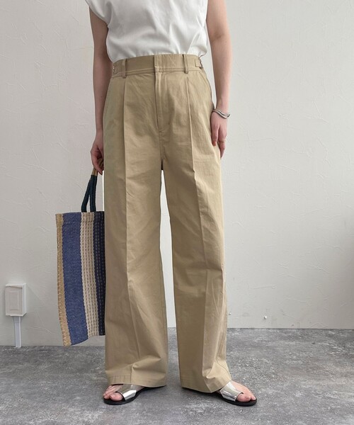 fredy emue（フレディエミュ）の「チノタックパンツ（チノパンツ・レディース・ベージュ/ブラック/カーキ・38/36）」の5枚目の写真