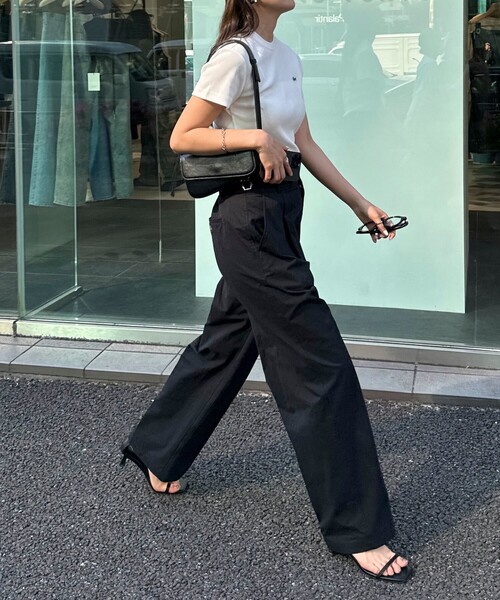 fredy emue（フレディエミュ）の「チノタックパンツ（チノパンツ・レディース・ベージュ/ブラック/カーキ・38/36）」の8枚目の写真