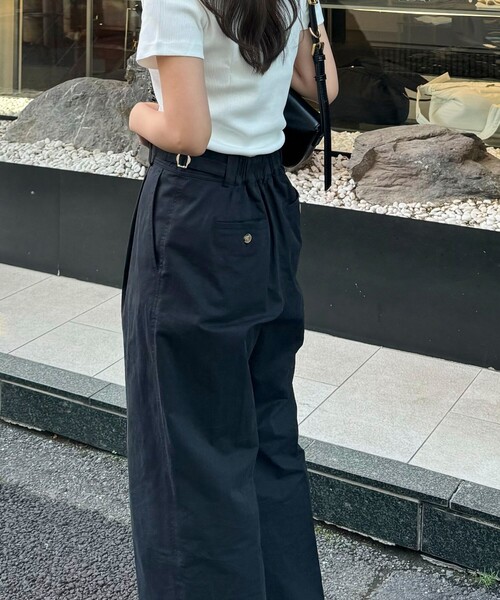 fredy emue（フレディエミュ）の「チノタックパンツ（チノパンツ・レディース・ベージュ/ブラック/カーキ・38/36）」の9枚目の写真