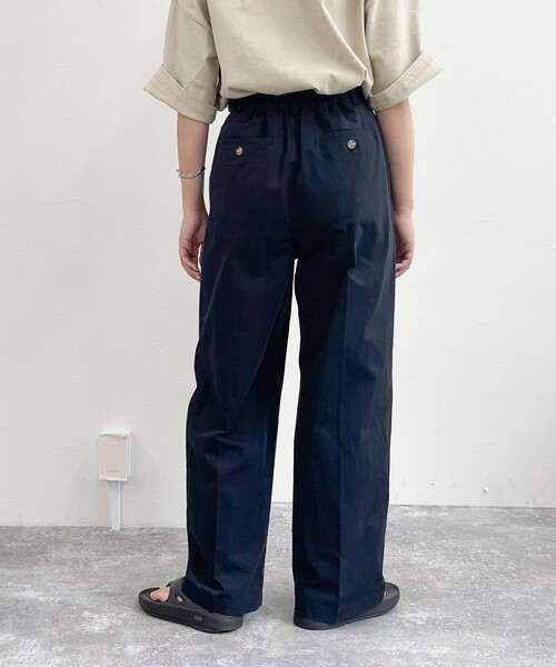 fredy emue（フレディエミュ）の「チノタックパンツ（チノパンツ・レディース・ベージュ/ブラック/カーキ・38/36）」の18枚目の写真